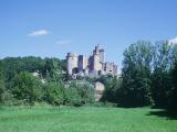 Le château de Bonaguil, situé à 700m à vol d'oiseau